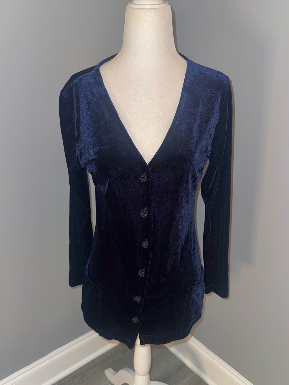 NWOT Vintage Victoria's Secret Gold Label velvet cardigan navy blue size small